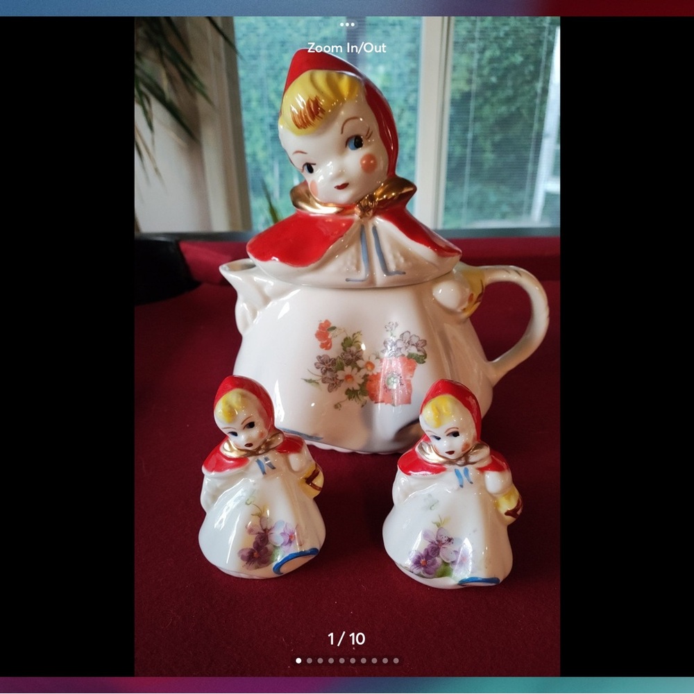Vintage 1940s Hull tea pot and a set of shakers